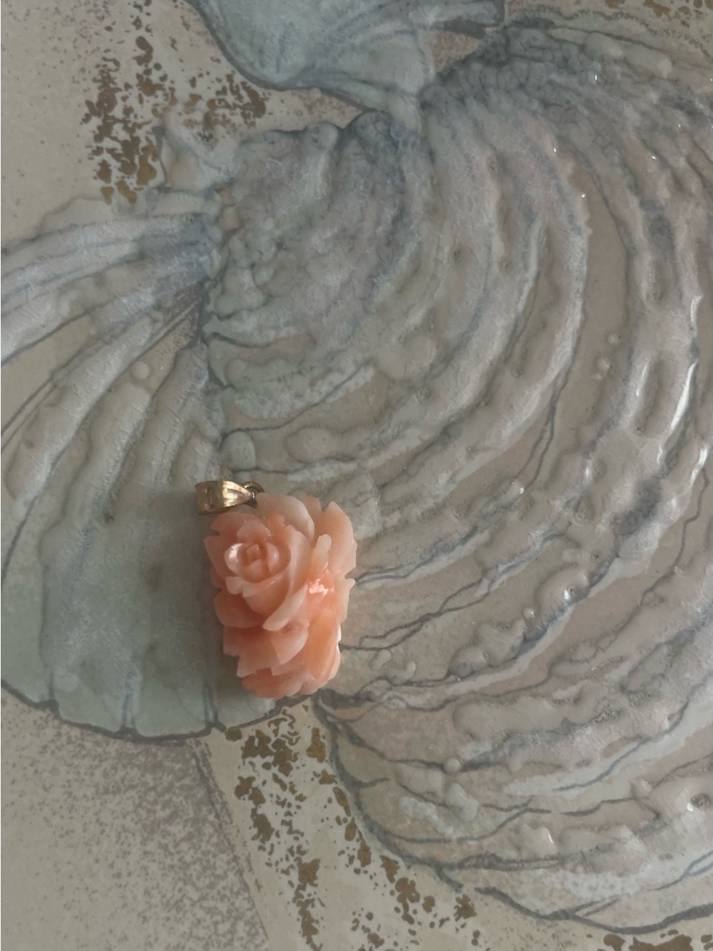 Vintage Delicate Pink coral Rose Pendant Necklace Accent